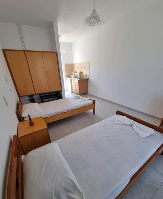 Red Rose Appartement Kámpos Buitenkant foto